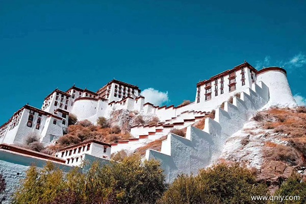 西藏旅游一般多少錢