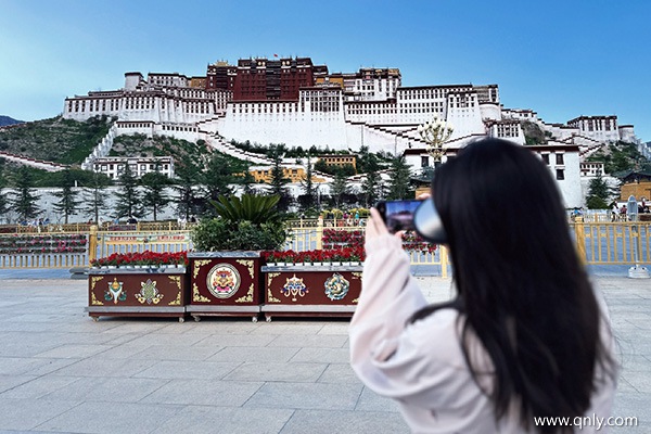 去珠峰旅游大概需要多少錢