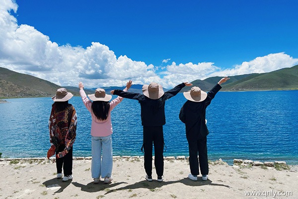 坐飛機(jī)去西藏旅游費(fèi)用多少錢
