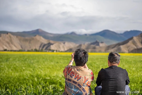 帶爸媽跟團(tuán)去西藏旅游玩一趟要準(zhǔn)備多少錢